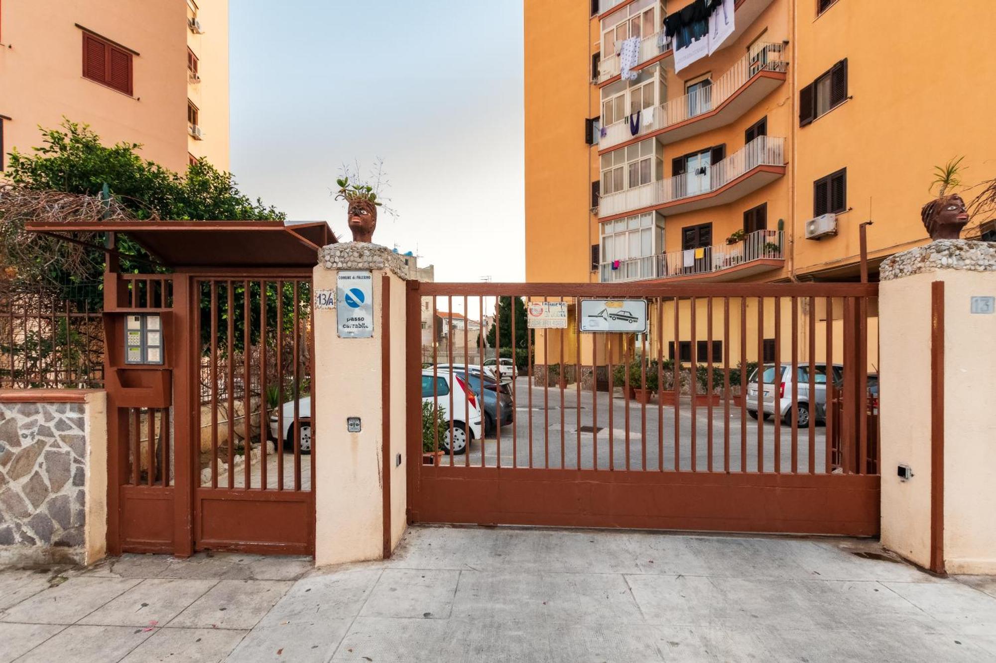 Casa De Paoli - Vista Mare Arenella, Palermo Con Parcheggio Privato Apartment Exterior photo